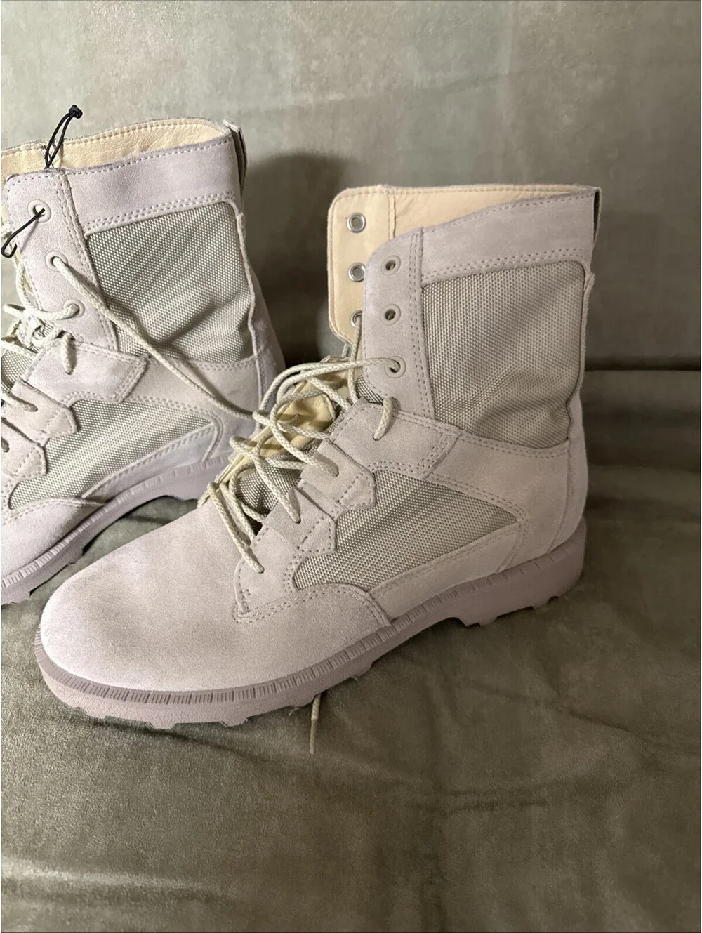 Sorel Men's Caribou OTM WP Boot Ancient Fossil, Chalk Boots Size 9.5